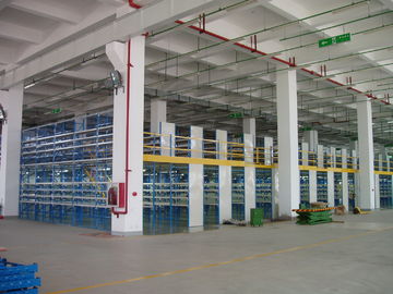 Dwupoziomowe podłogi przemysłowe Piętra Mezzanine Piętro 5 m wysokości z płytą boczną
